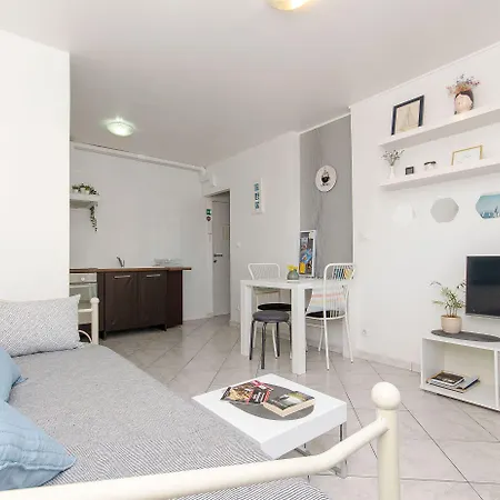 Apartment Adrian
